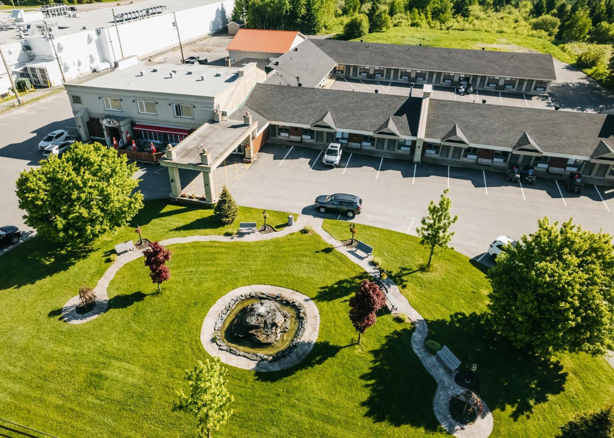 Hotel Motel Le Quiet Lac-Mégantic Zewnętrze zdjęcie